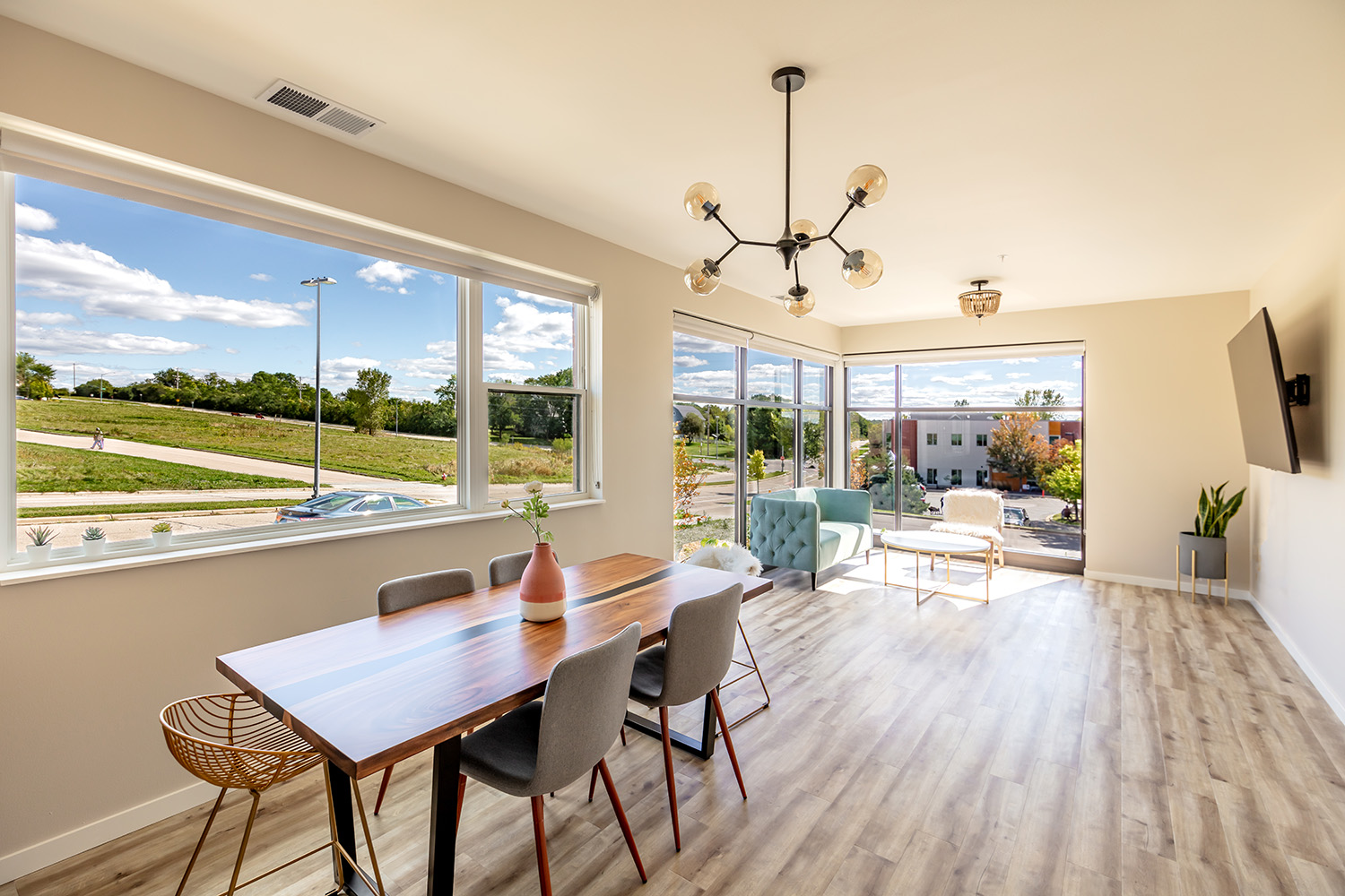 Community Lounge at Midtown Reserve Apartments