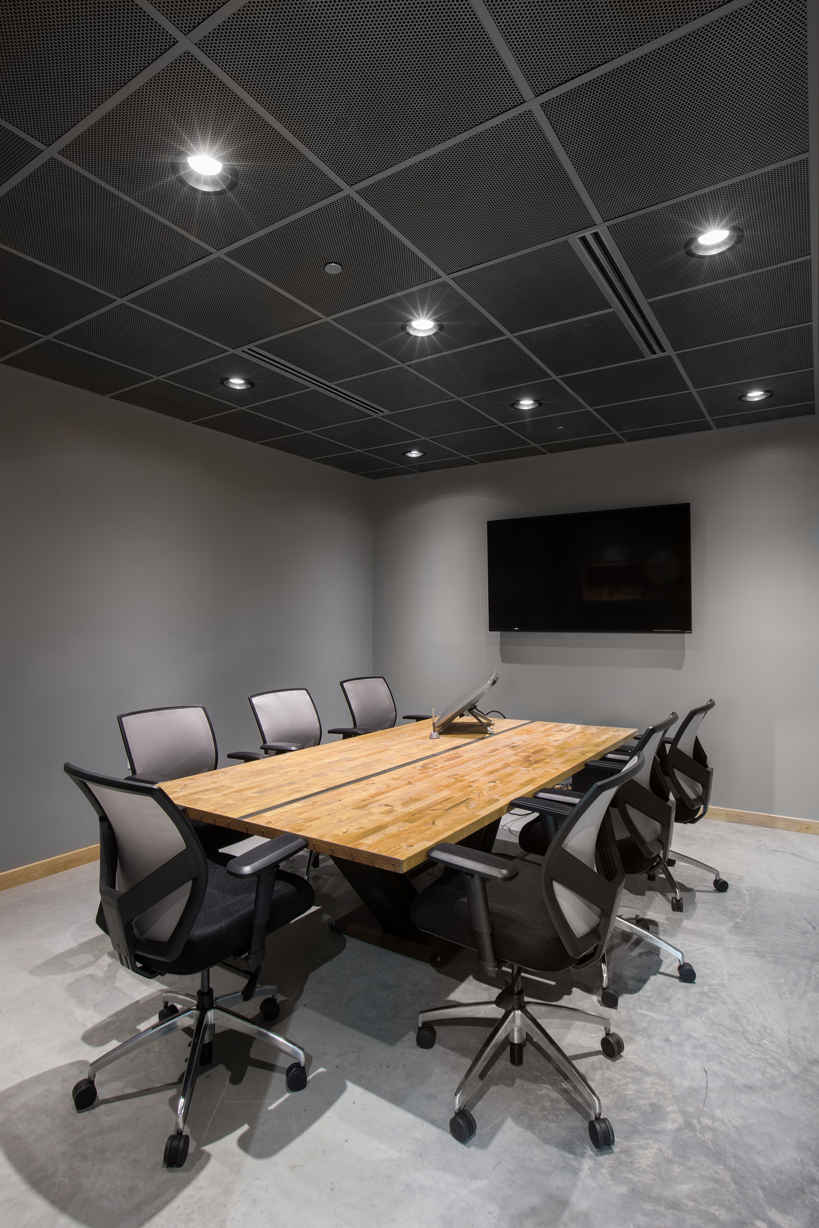 Conference Room at InForm IoT Lab