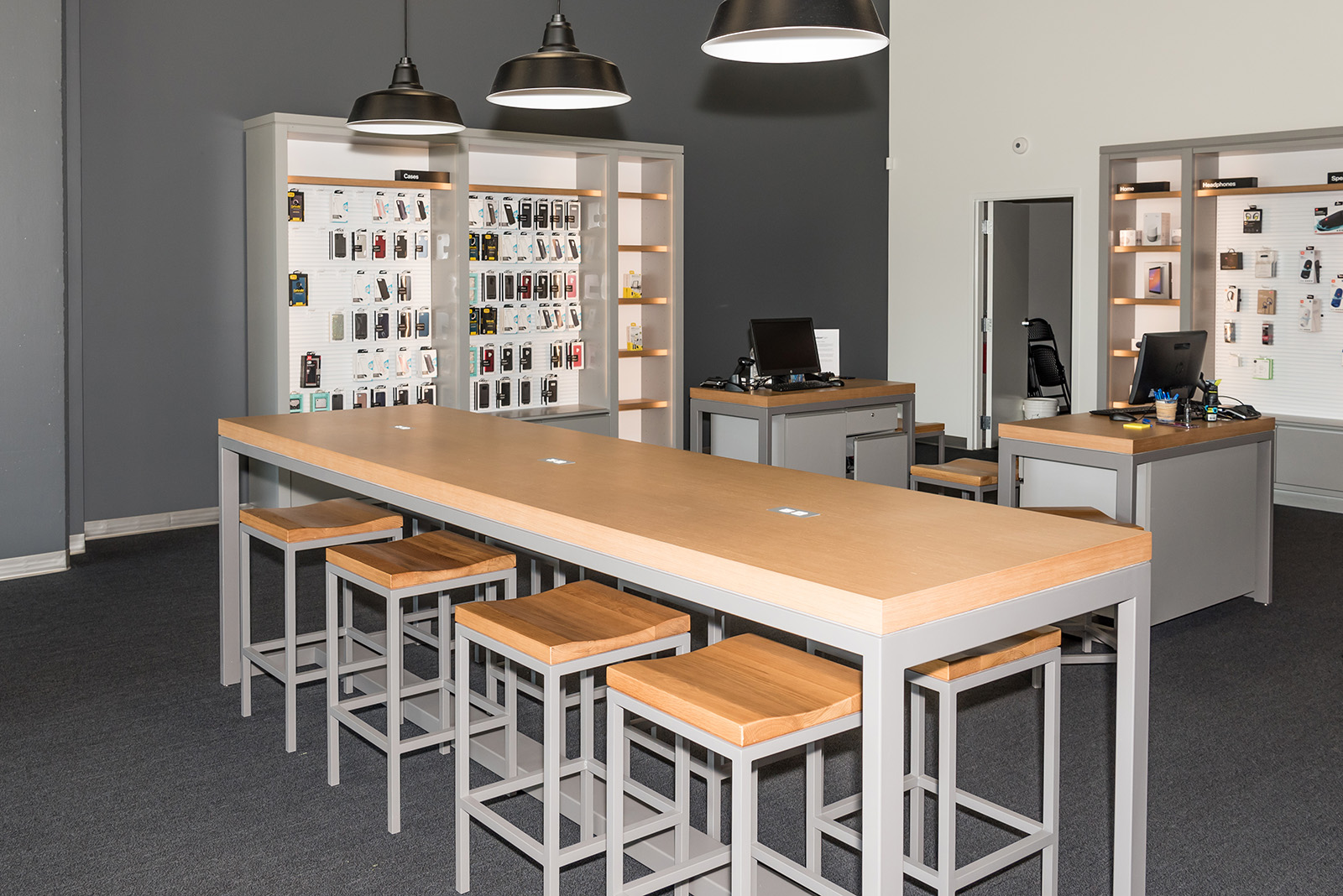 Meeting Area at Verizon Wireless in Madison, WI