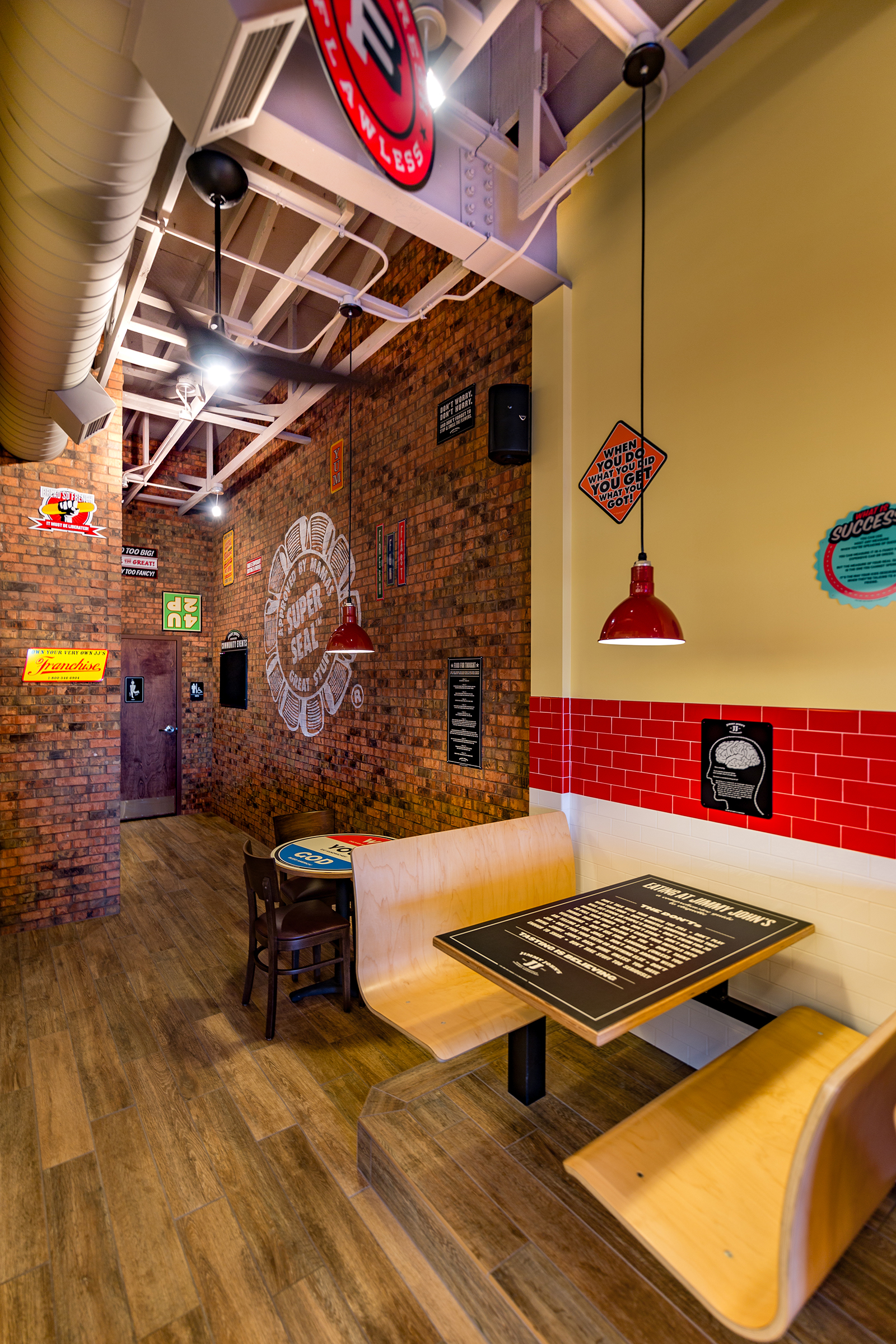 Restaurant Seating at Jimmy John's in Verona, WI